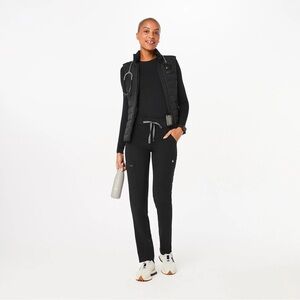 XS Figs On-Shift Packable Puffer Vest (Black)
